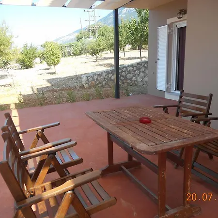 Regina Simotata Sissia Apartment Lourdata (Kefalonia)